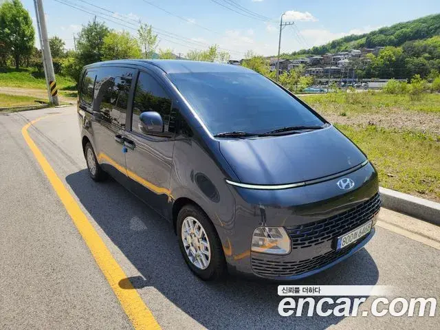 Hyundai Staria 2022 — Photo 1/20