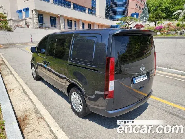Hyundai Staria 2022 — Photo 3/20