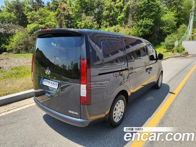 Hyundai Staria 2022 — Photo 9/20