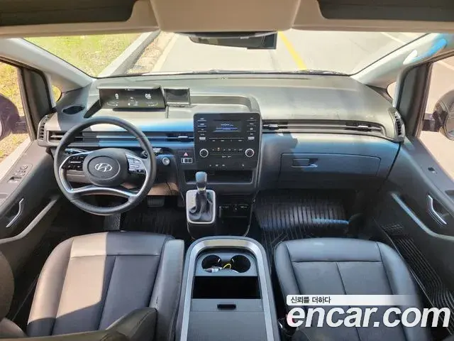 Hyundai Staria 2022 — Photo 4/20