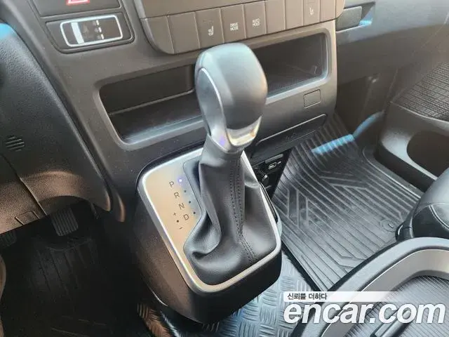 Hyundai Staria 2022 — Photo 2/20