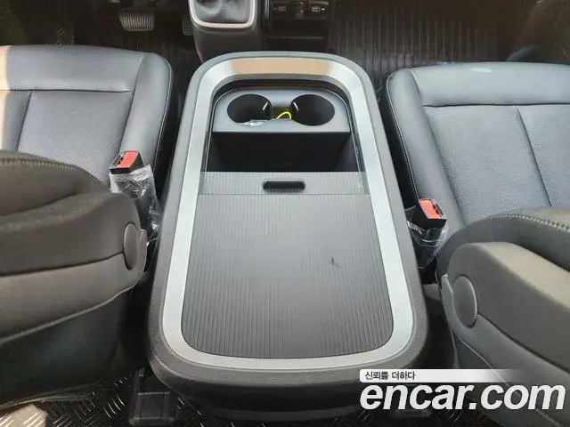 Hyundai Staria 2022 — Photo 11/20
