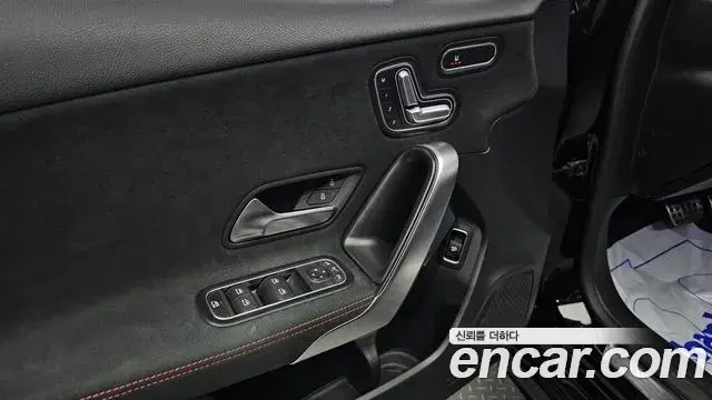 Mercedes-Benz A-Class 2021 — Şəkil 18/20