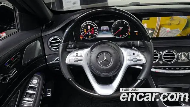 Mercedes-Benz S-Class 2019 — Photo 11/20