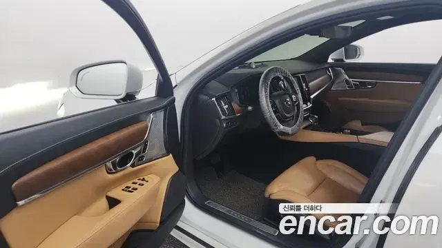 Volvo S90 2018 — ფოტო 16/20