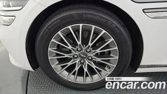 Genesis G80 2020 — Photo 15/20