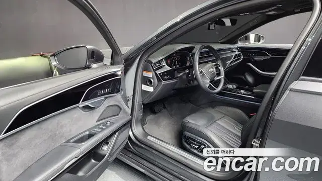 Audi A8 2023 — Фото 10/20