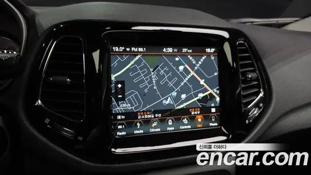 Jeep Compass 2019 — Photo 13/20