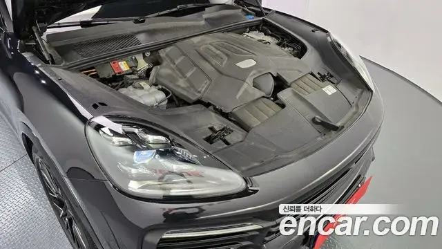 Porsche Cayenne 2020 — Photo 18/20