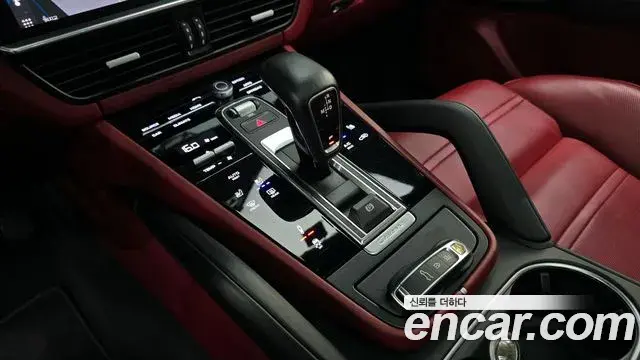 Porsche Cayenne 2020 — Photo 20/20