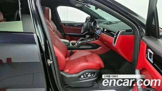 Porsche Cayenne 2020 — Photo 4/20