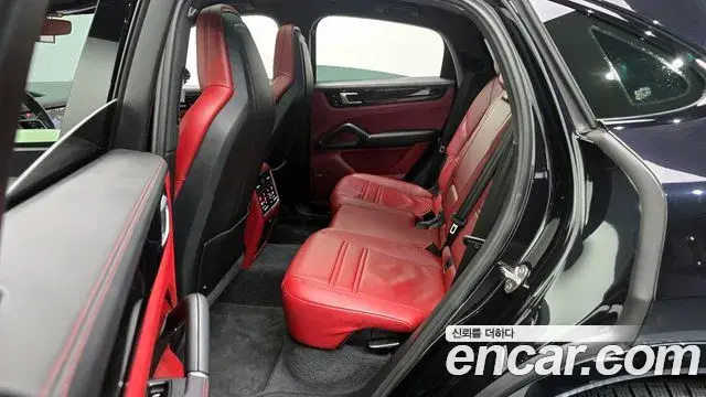 Porsche Cayenne 2020 — Photo 5/20