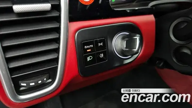 Porsche Cayenne 2020 — Photo 13/20