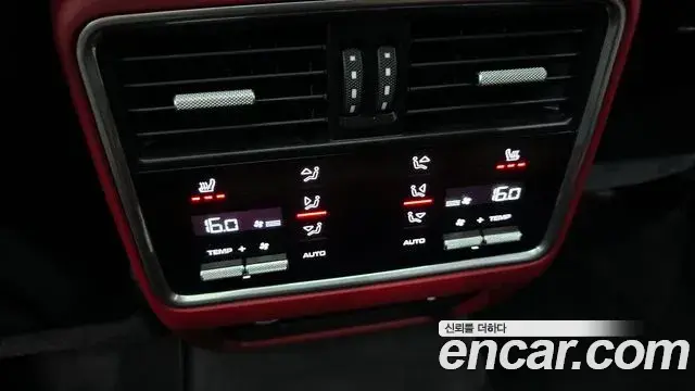 Porsche Cayenne 2020 — Photo 11/20