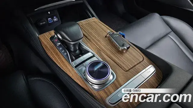 Kia The K9 2021 — ფოტო 7/20