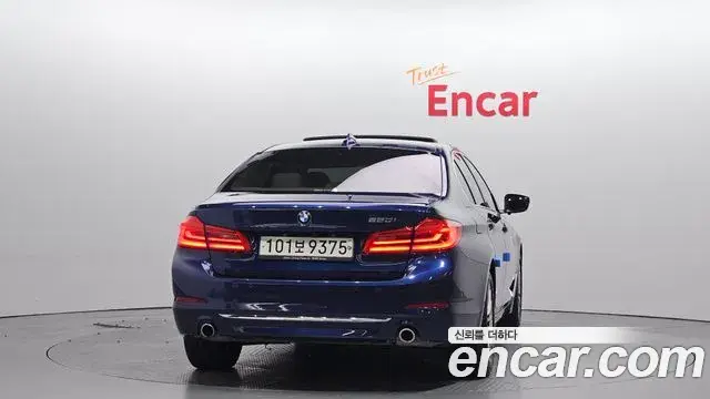 BMW 5 Series 2020 — ფოტო 19/20