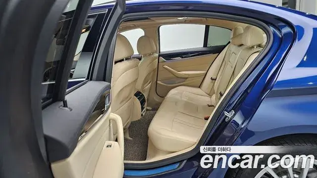 BMW 5 Series 2020 — ფოტო 2/20