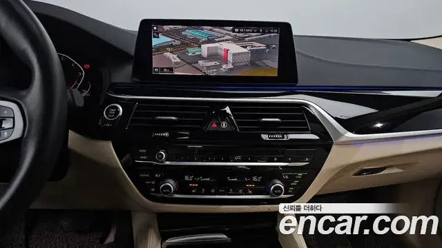 BMW 5 Series 2020 — ფოტო 14/20