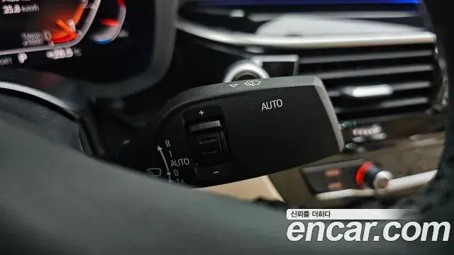 BMW 5 Series 2020 — ფოტო 1/20