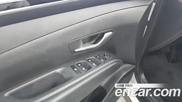 Hyundai Tucson Hybrid 2023 — ფოტო 8/20