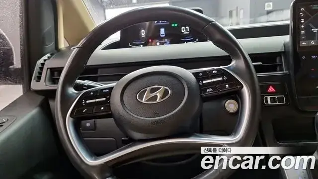 Hyundai Staria 2023 — Photo 10/19