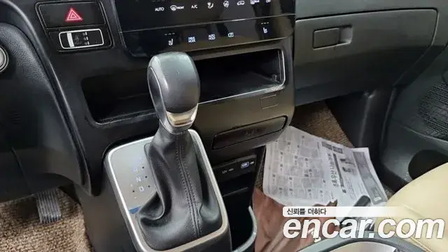 Hyundai Staria 2023 — Photo 14/19