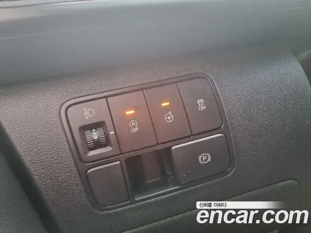 Hyundai Staria 2023 — Photo 16/19