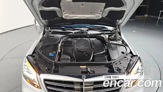 Mercedes-Benz S-Class 2018 — ფოტო 17/20