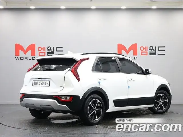 Kia Niro 2022 — ფოტო 5/20