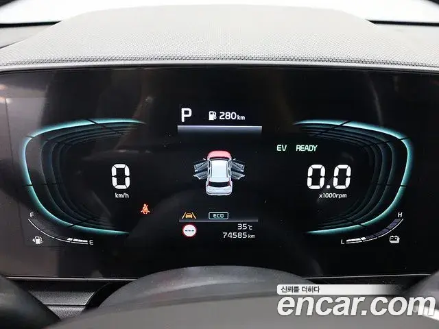 Kia Niro 2022 — ფოტო 19/20