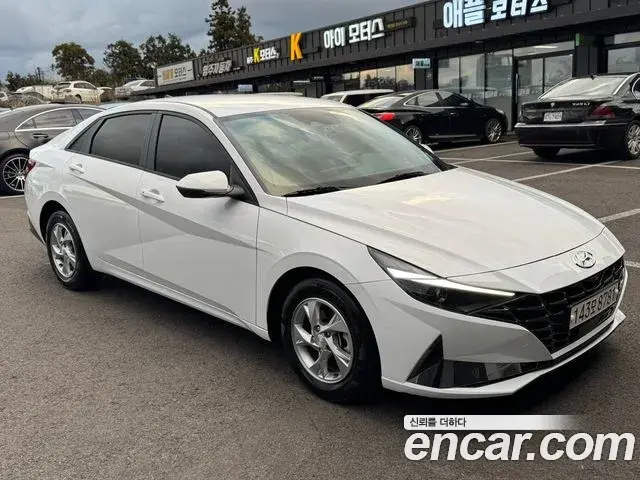 Hyundai The New Avante Hybrid 2021 — Photo 8/20