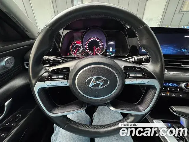 Hyundai The New Avante Hybrid 2021 — Photo 10/20