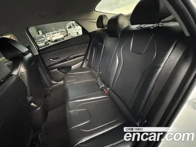 Hyundai The New Avante Hybrid 2021 — Photo 6/20