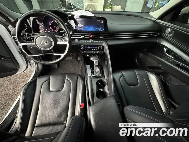 Hyundai The New Avante Hybrid 2021 — Photo 11/20