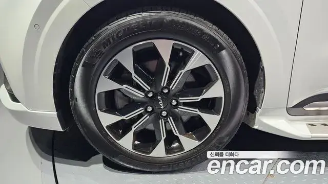 Kia Carnival 2022 — Şəkil 8/20