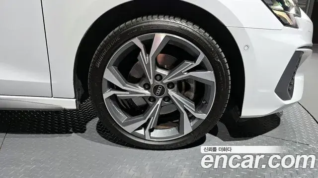 Audi A3 2023 — ფოტო 16/20