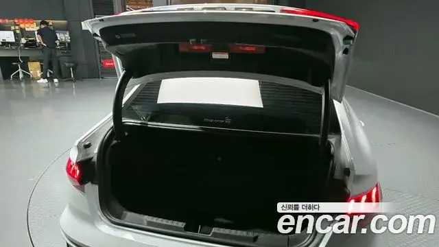 Audi A3 2023 — ფოტო 3/20
