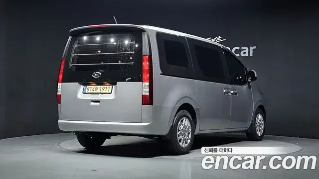 Hyundai Staria 2022 — ფოტო 17/20