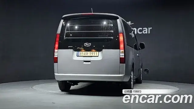Hyundai Staria 2022 — ფოტო 2/20