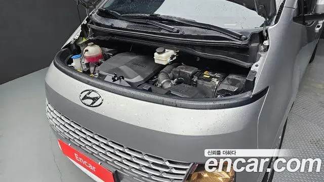 Hyundai Staria 2022 — ფოტო 13/20