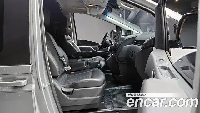 Hyundai Staria 2022 — ფოტო 19/20