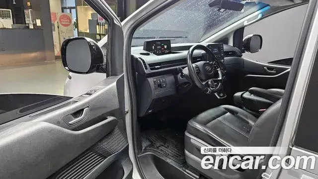 Hyundai Staria 2022 — ფოტო 16/20