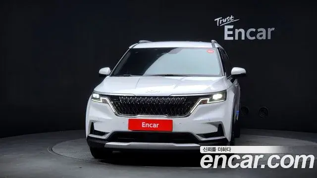 Kia Carnival 2023 — Фото 2/20