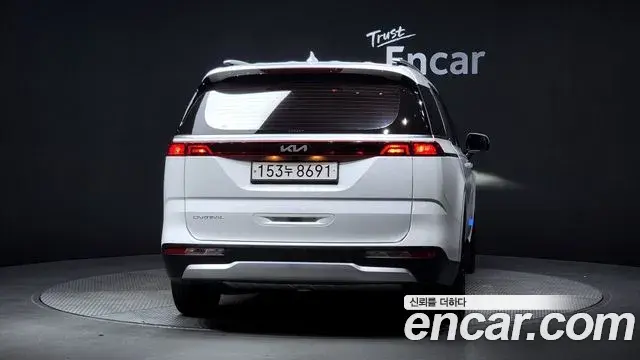 Kia Carnival 2023 — Фото 4/20