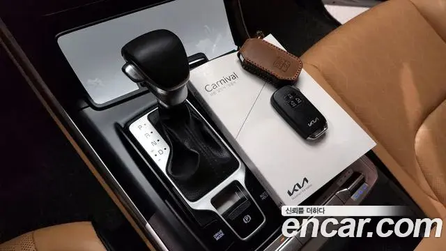 Kia Carnival 2023 — Фото 11/20