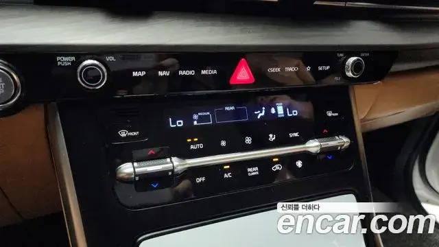 Kia Carnival 2023 — Фото 13/20