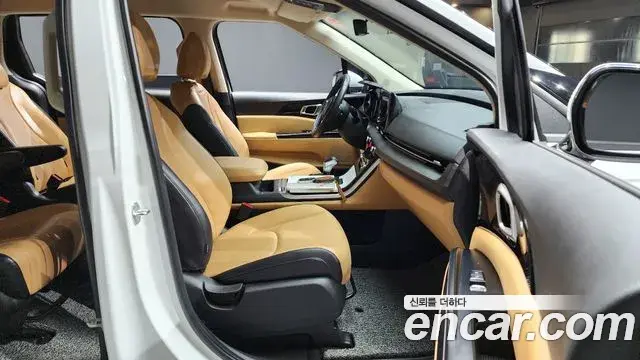 Kia Carnival 2023 — Фото 15/20