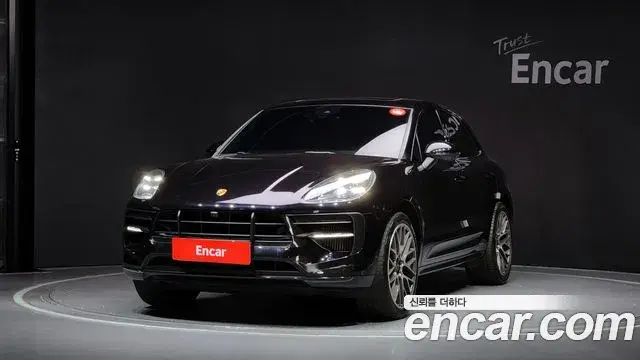 Porsche Macan 2021 — Фото 1/20