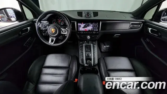 Porsche Macan 2021 — Фото 7/20