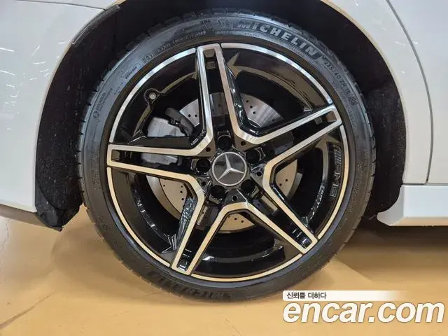 Mercedes-Benz A-Class 2020 — Photo 18/20